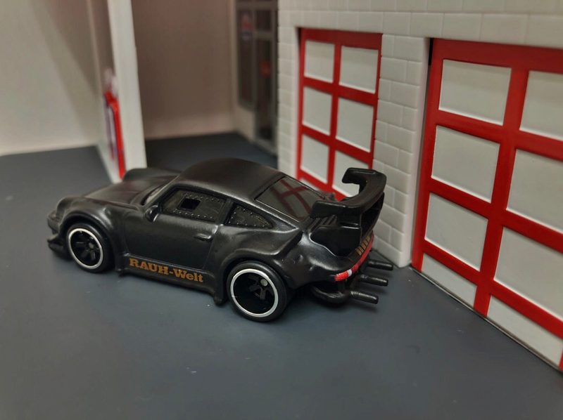 Illustration for article titled Custom raffle wins, plus some RWB love